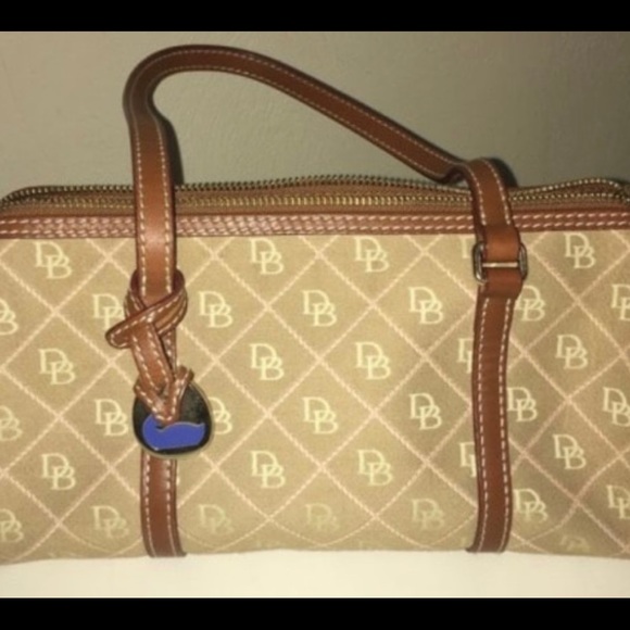 Dooney & Bourke purse - Picture 1 of 3